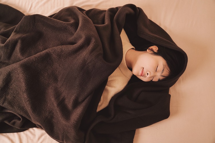 大判 Dullo どこでもフリースブランケット 寒さ対策 大きい アウトドア おうち時間 リモートワーク 防寒対策 冷え性  撥水加工 |  | 01