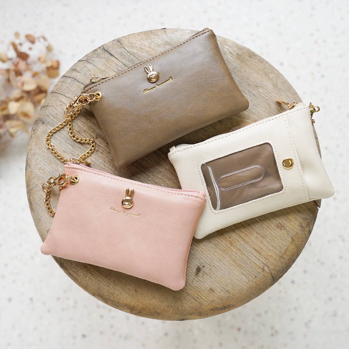 ツキ　MCM ウサギデザイン パスポートケース ✨未使用✨ MCM ラビット うさぎ プリント レザー パスポート カバー