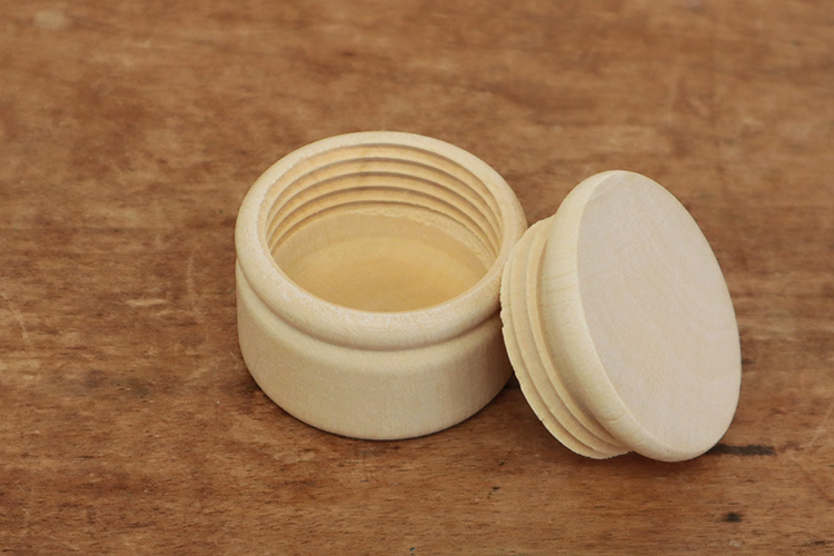 ドイツ製の乳歯ケース