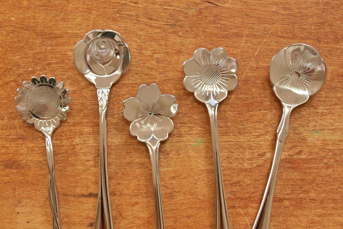 日本製の和しらべスプーンとフォーク