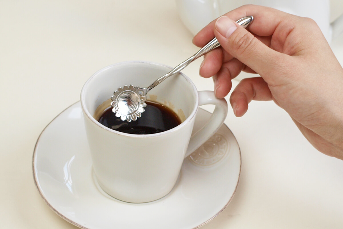 日本製の和しらべスプーンとフォーク