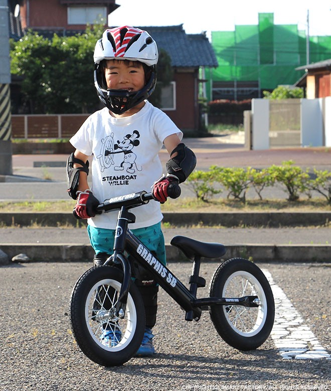 自転車に子供を置いて買い物