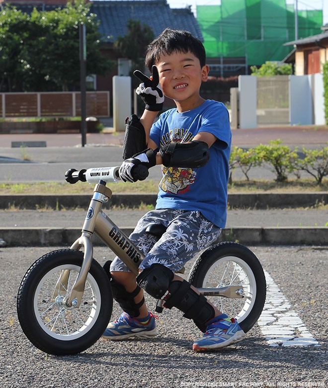 自転車に子供を置いて買い物