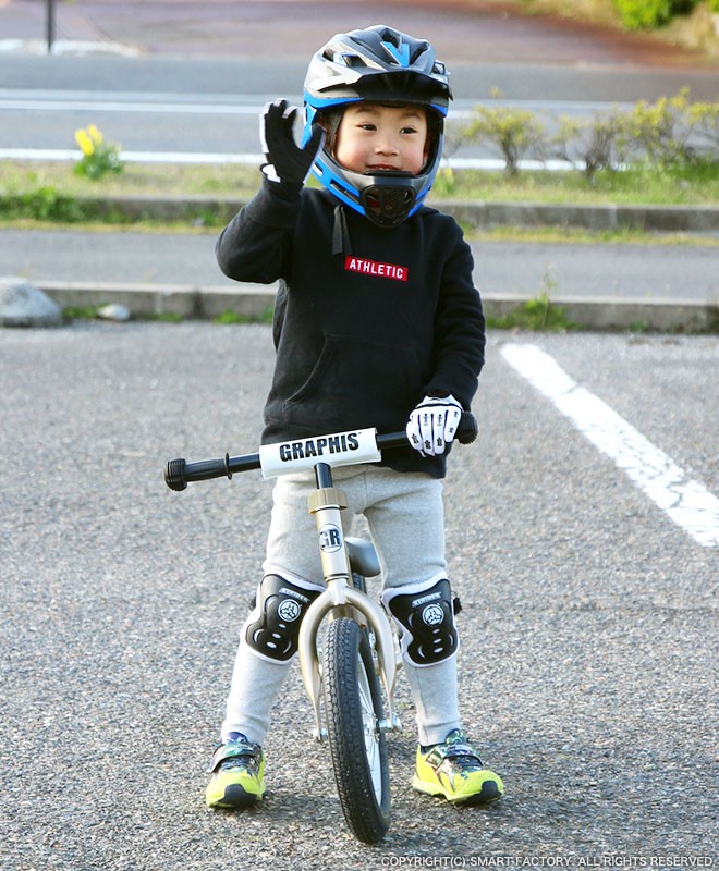 自転車に子供を置いて買い物