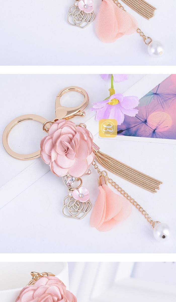 女性に人気なバッグチャーム ゆらゆら造花