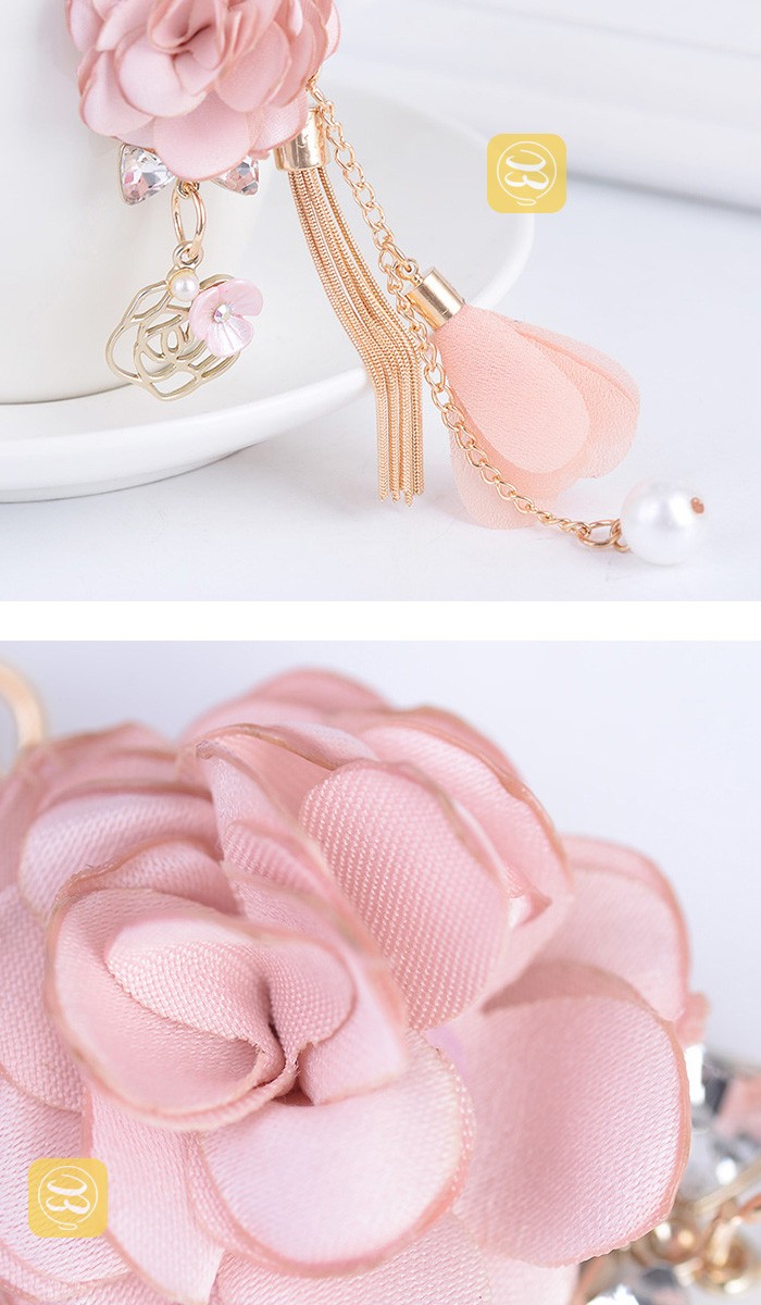 女性に人気なバッグチャーム ゆらゆら造花