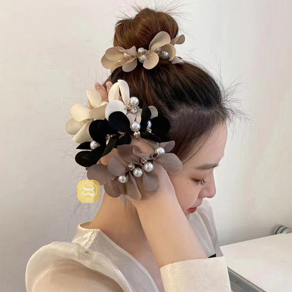 大人に人気なヘアアクセサリーヘアゴム