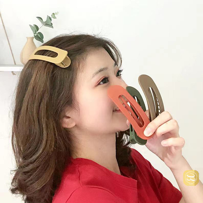 女性に人気なヘアアクセサリークリップ