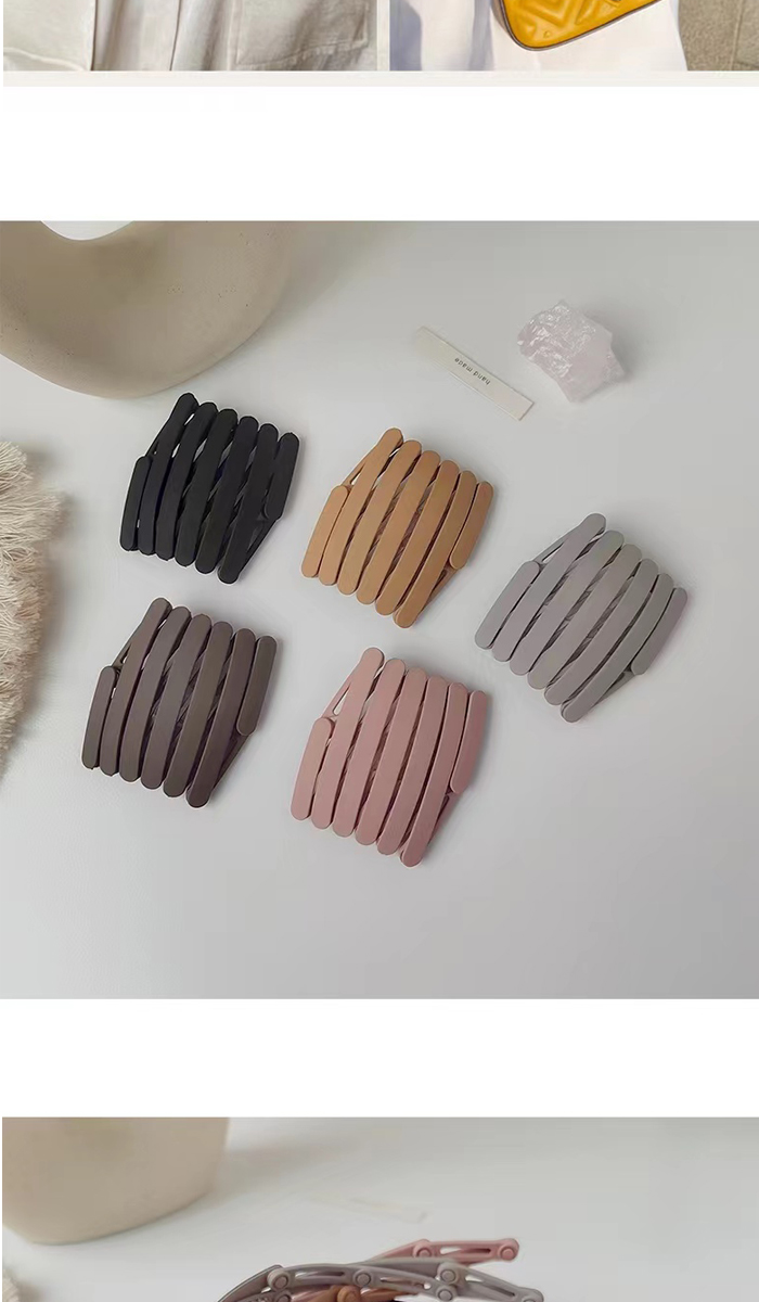 女性に人気なヘアアクセサリーカチューシャ