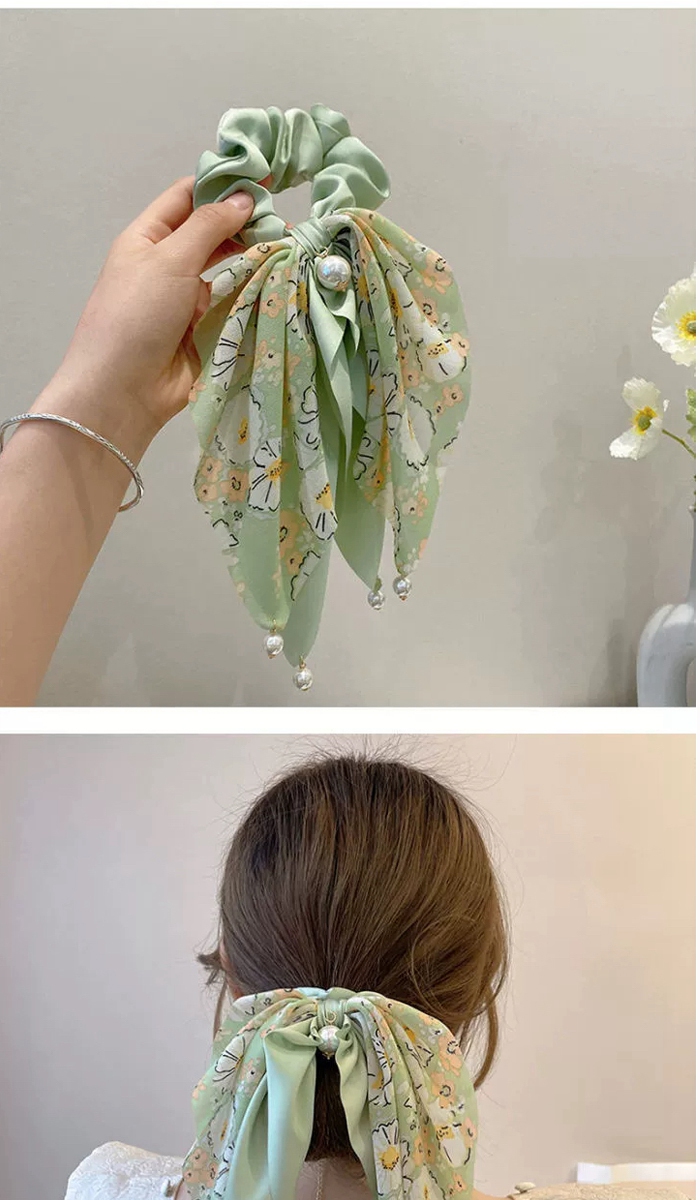 大人に人気なヘアアクセサリーシュシュヘアゴム
