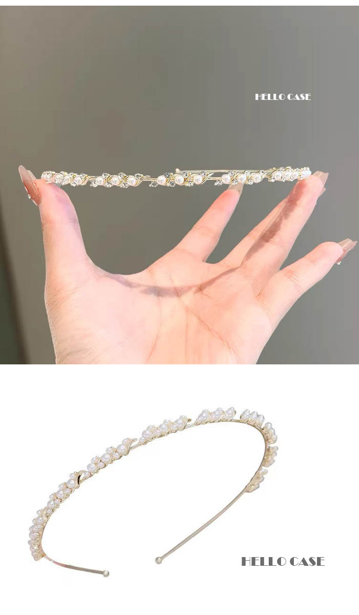 女性に人気なヘアアクセサリー　カチューシャ