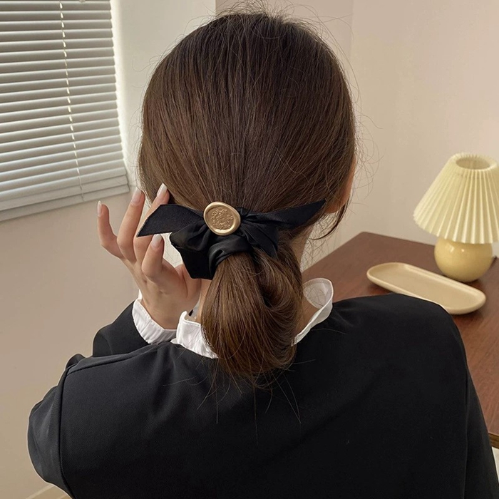 大人に人気なヘアアクセサリーシュシュヘアゴム