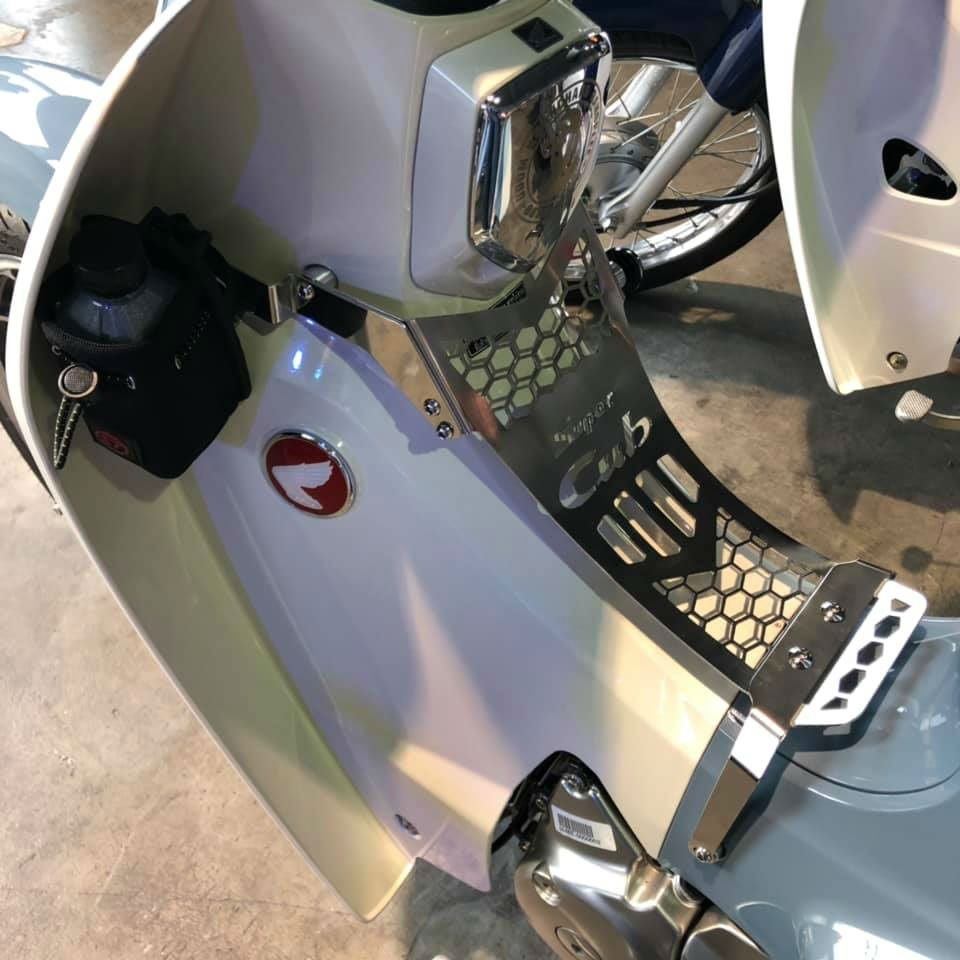 UDOM KARNCHANG スーパーカブC125用センターフェアリング ホンダ（HONDA） スーパーカブC125用センターフェアリング クロム