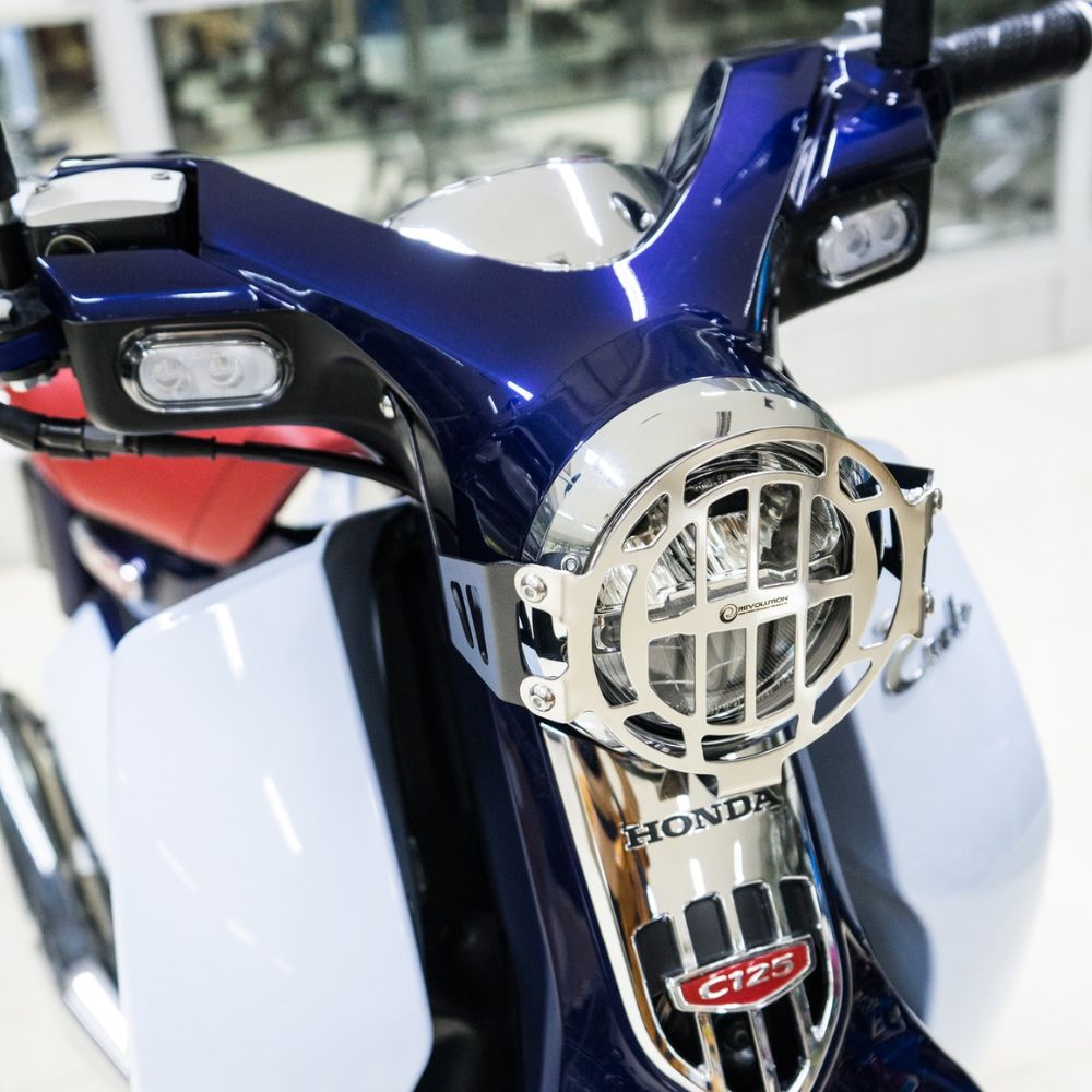 REVOLUTION ホンダ スーパーカブ C125用ヘッドライトガード[ブラック