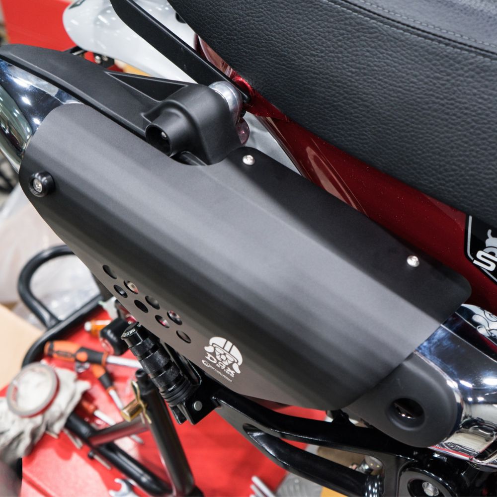 REVOLUTION マフラーガード ホンダ ダックス DAX125用 HONDA