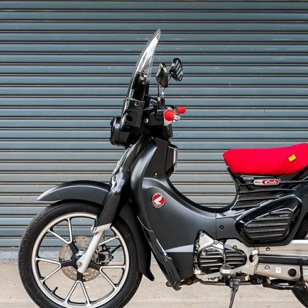 爆買い！ MotolordD ホンダ スーパーカブC125用 ハーフスモークスクリーン パーツ