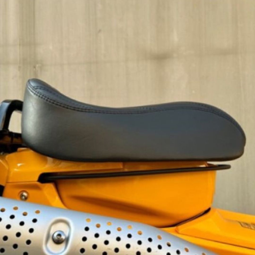 ホンダ ハンターカブ CT125用交換用シート 刺繍ロゴ入り CT89
