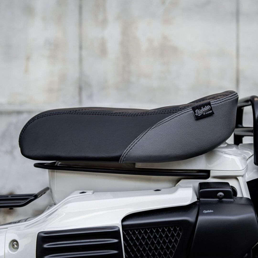 ホンダ ハンターカブ CT125交換用シート CT99 / Black & Gray