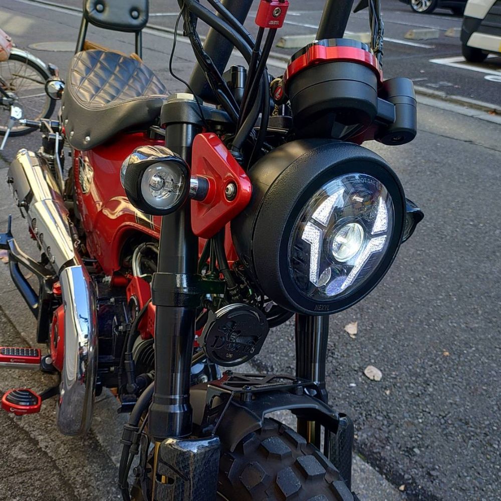 ホンダ（HONDA） HONDA DAX125 用 ウインカー内蔵 LEDヘッドライト