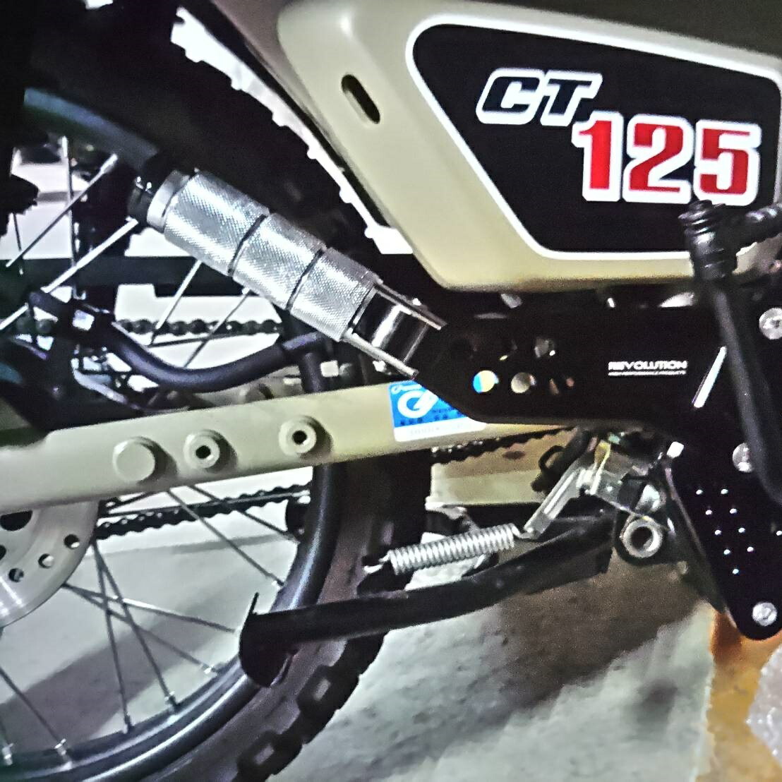 ホンダハンターカブCT125ボディ取り付け型後部座席用ステップ/Revolution Honda CT125  RearPassengerFootRest Pegsリアパッセンジャーフットレスト JA55 :ct125-revolution-foot-rest:SmartSmokers  - 通販 - Yahoo!ショッピング