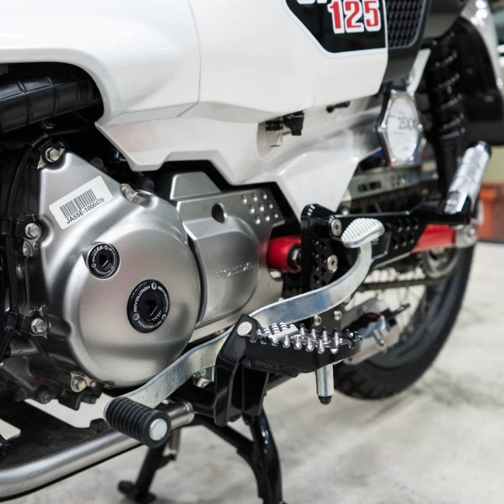 ホンダハンターカブCT125用フットペグ/ Revolution HONDA CT125 FOOT PEG ステップ足置き金属製 JA55 JA65