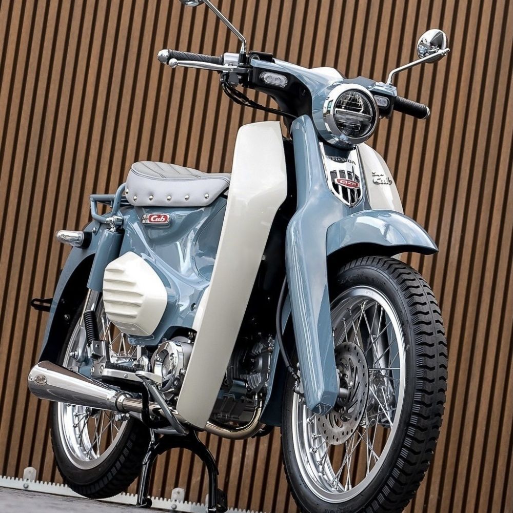 ホンダ スーパーカブC125用フロントサスペンションカバーCA18 Diablo