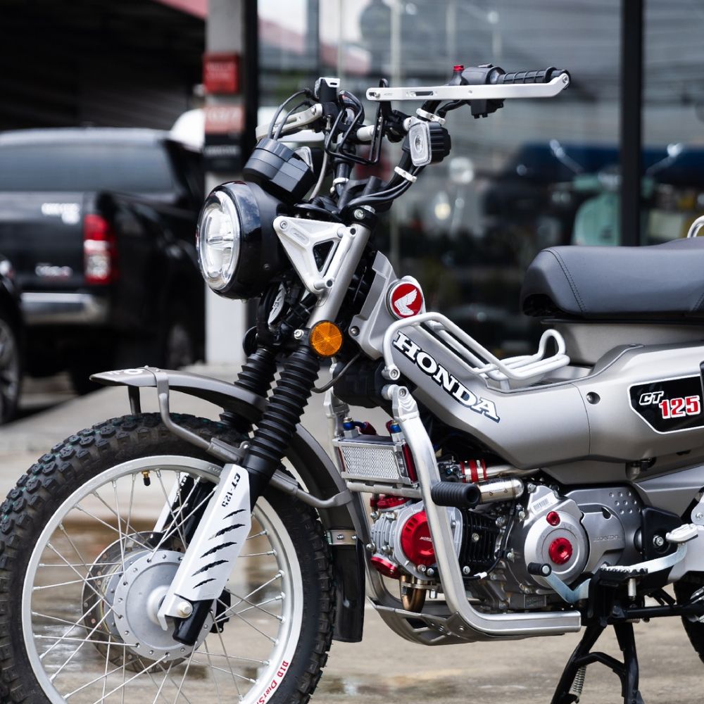 ホンダ（HONDA） ホンダハンターカブCT125用ヘッドライトブラケット＋