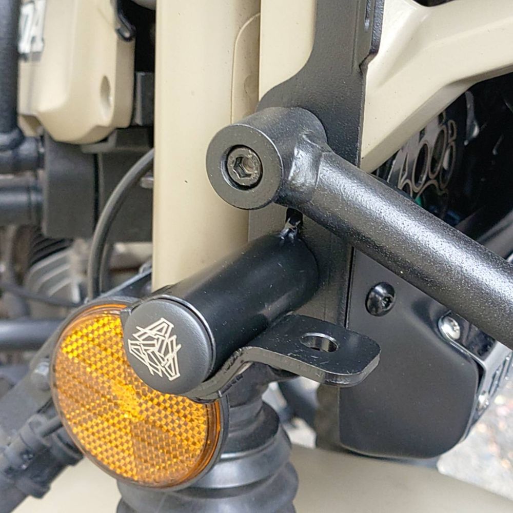 MotolordD HONDA CT125 ハンターカブ Bow Tie V2 フロントエンブレム