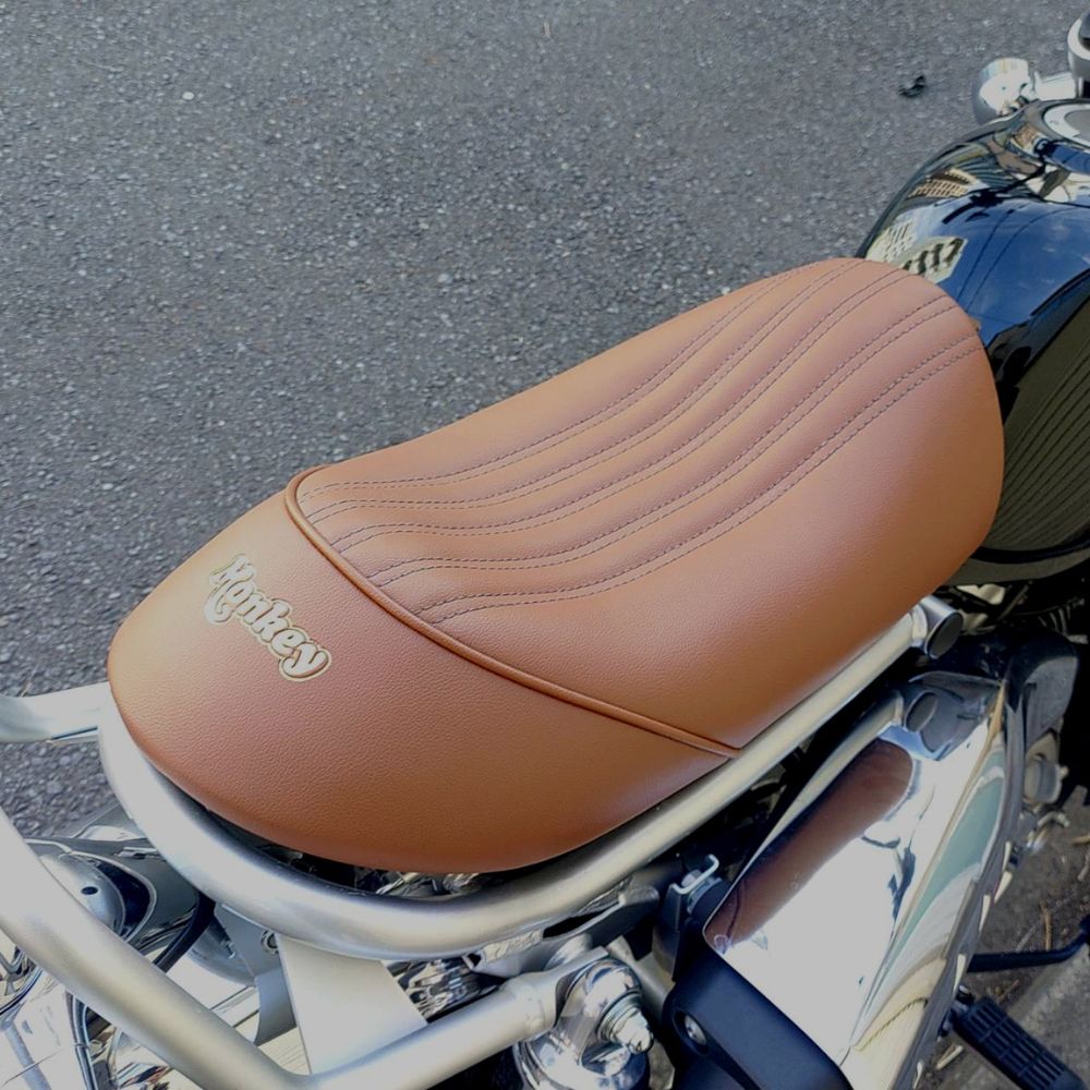 純正モンキー125新車購入時に外した新品シートです。 ホンダモンキー125交換用シートP1 [ 艶消しライトブラウン