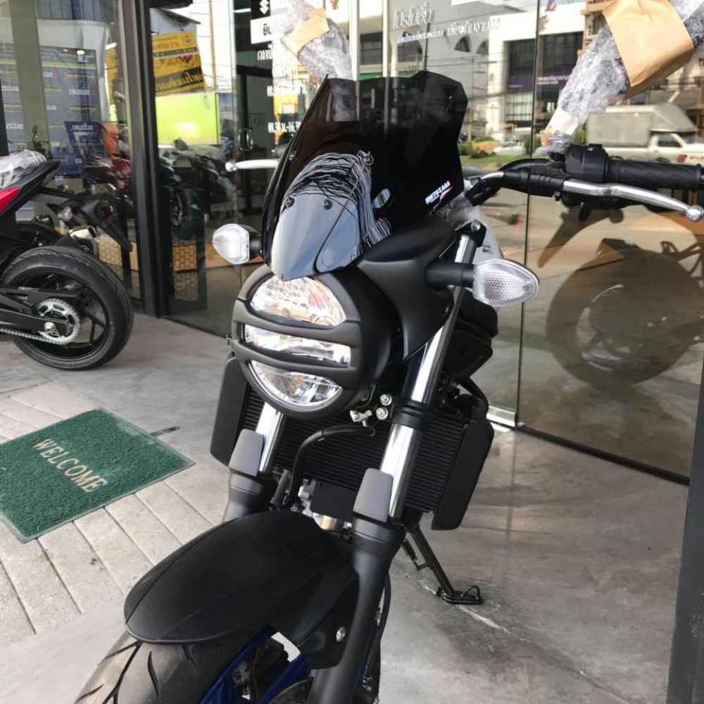 スズキ(SUZUKI) MOTOZAAA製 ウインドスクリーン V1 スモーク風防 スズキ(SUZUKI) MOTOZAAA製 ウインドスクリーン V1 スモーク風防