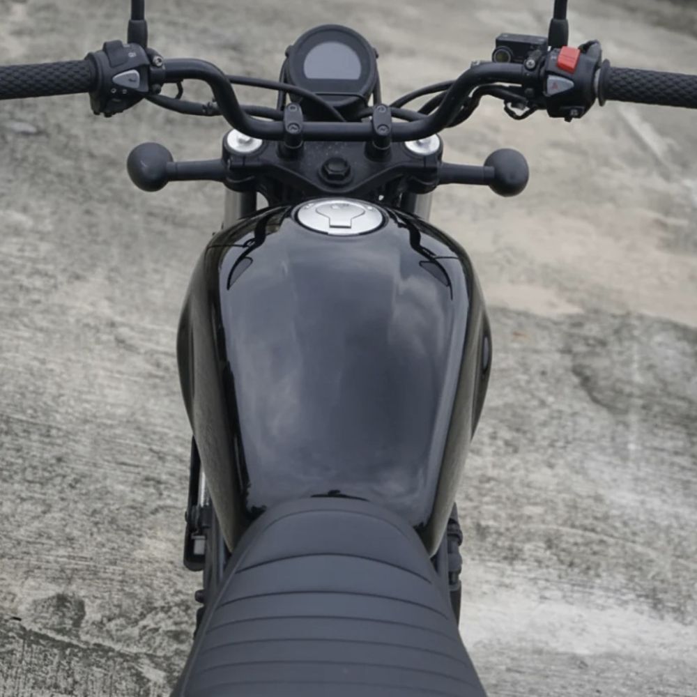 MAXNUS ホンダ CL250 / CL500 用 タンクカバー グロスブラック V7