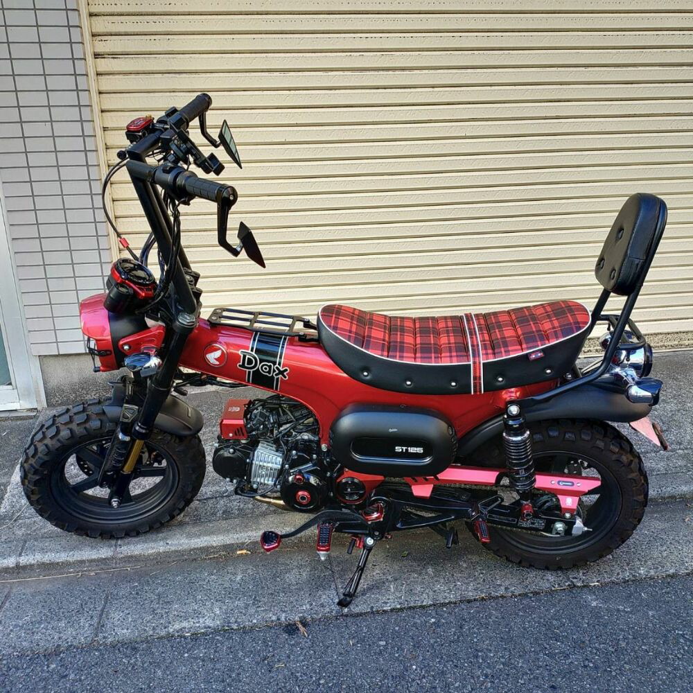 ホンダ（HONDA） ダックス125用交換シート タックロール レッド