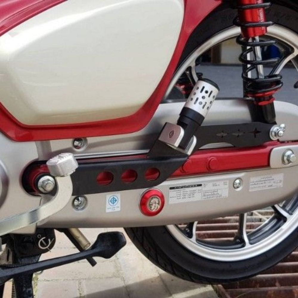 UDOM KARNGCHANG ホンダ スーパーカブ C125用チェーンカバーキャップ UDOM KARNGCHANG ホンダ スーパーカブ C125用チェーンカバーキャップ