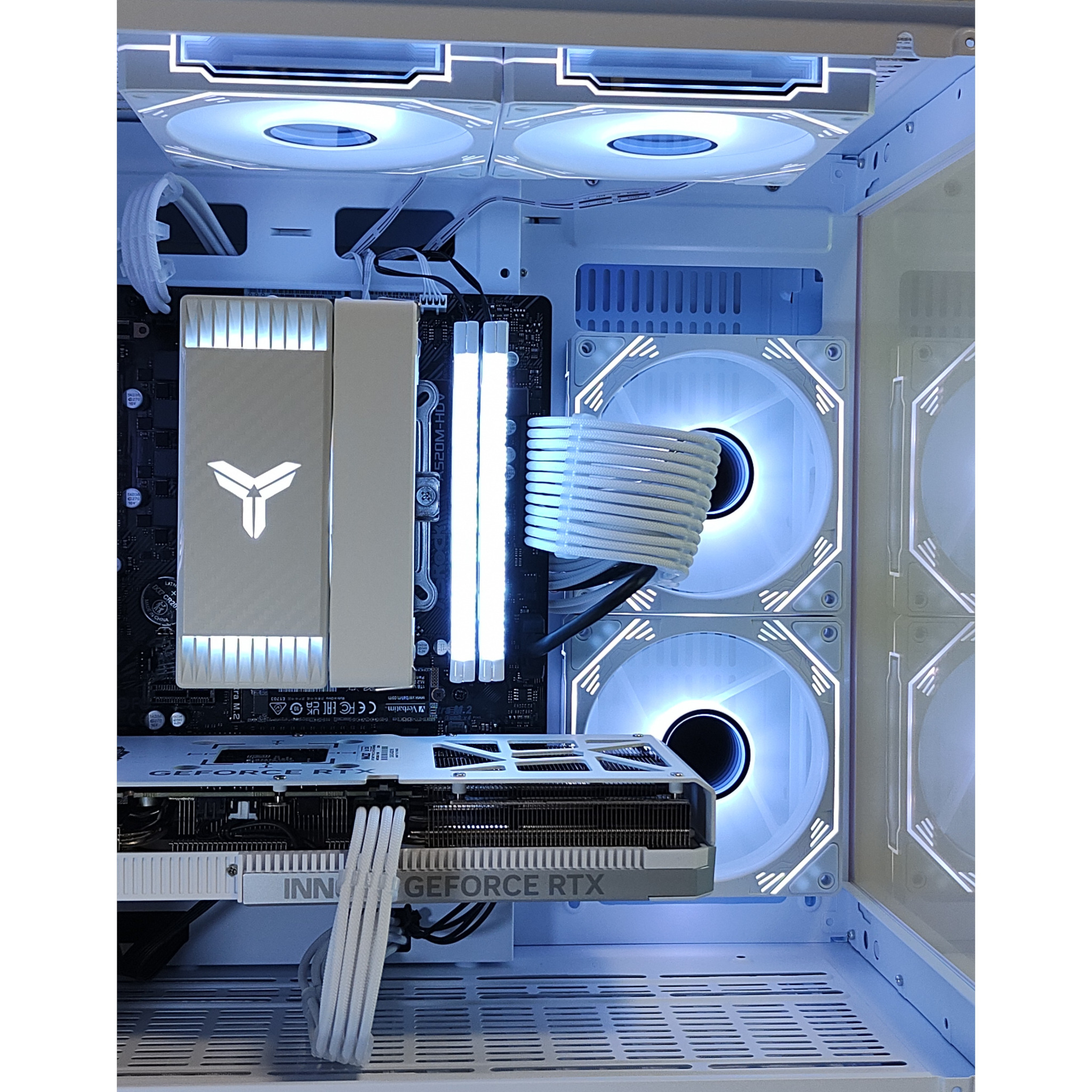 AMD Ryzen7 5700x ／ RTX5060 8GB ガラス2面コンパクト ゲーミングPC