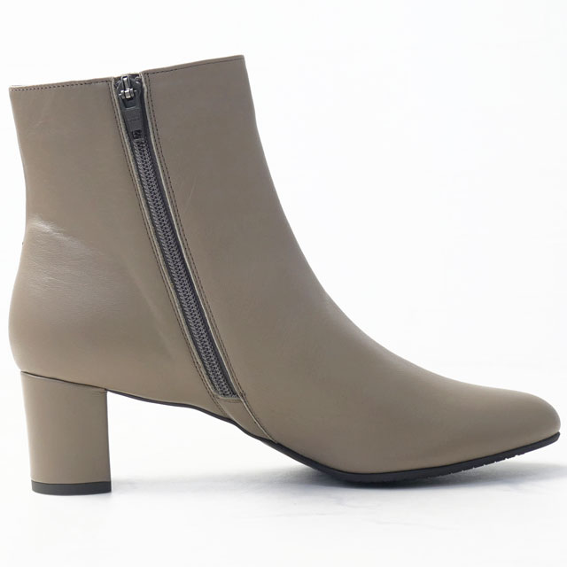 未使用リーガル社ビューフィット ショートブーツ レザー 3E 24㎝24aw REGAL（リーガル） 社製 ビューフィット ショートブーツ レディース