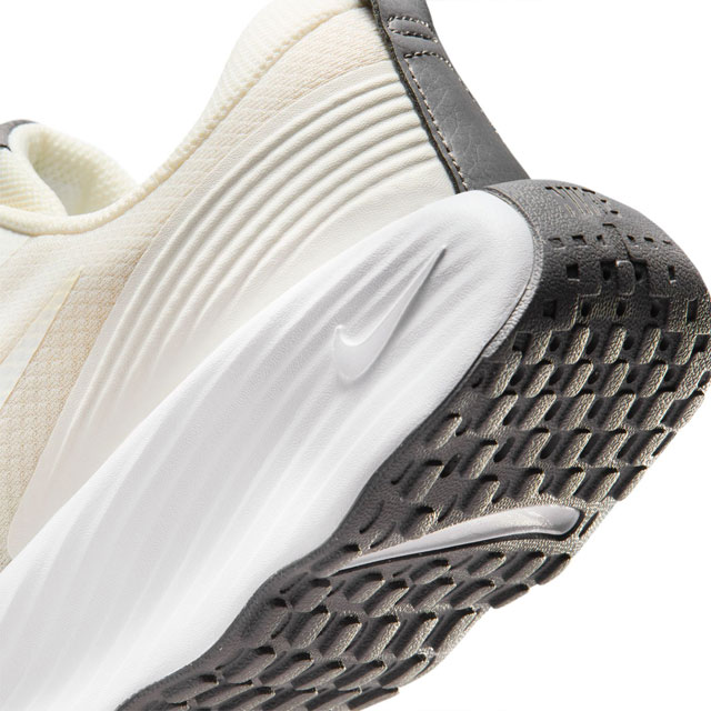 NIKE（ナイキ） レディース スニーカー W プロミナ ローカット