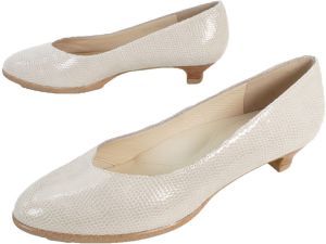 送料無料 レディース パンプス 人気 流行 定番 REGAL F84M リーガル 靴 革靴 プレーンパンプス ローヒール 本革 シンプル 型押し ライトピンク ライトグレー ヒール約3cm REGAL（リーガル） レディース パンプス 革靴 プレーンパンプス