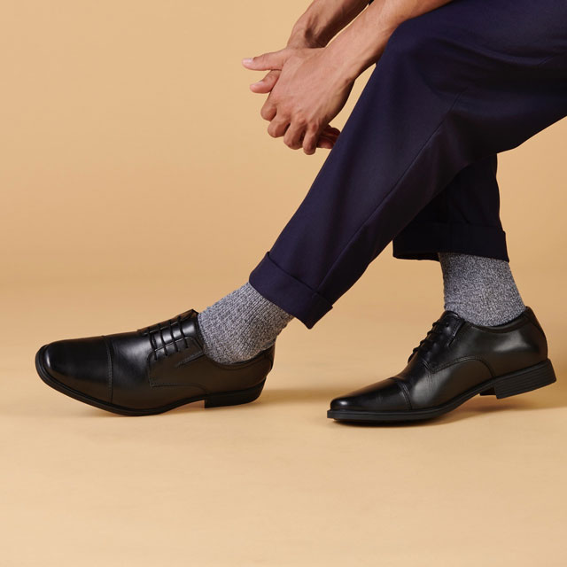 クラークス　革靴　メンズ　美品 Clarks クラークス メンズ ビジネス 外羽根 プレーントゥ 革靴