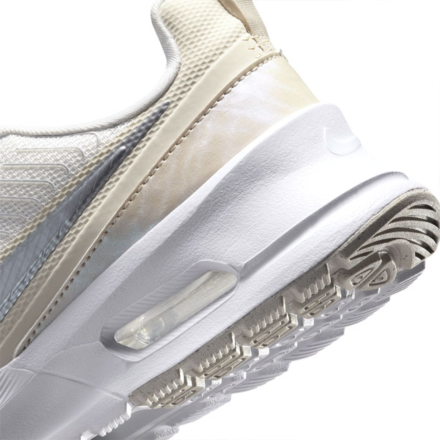 NIKE（ナイキ） スニーカー レディース ウィメンズ エア マックス ニュ