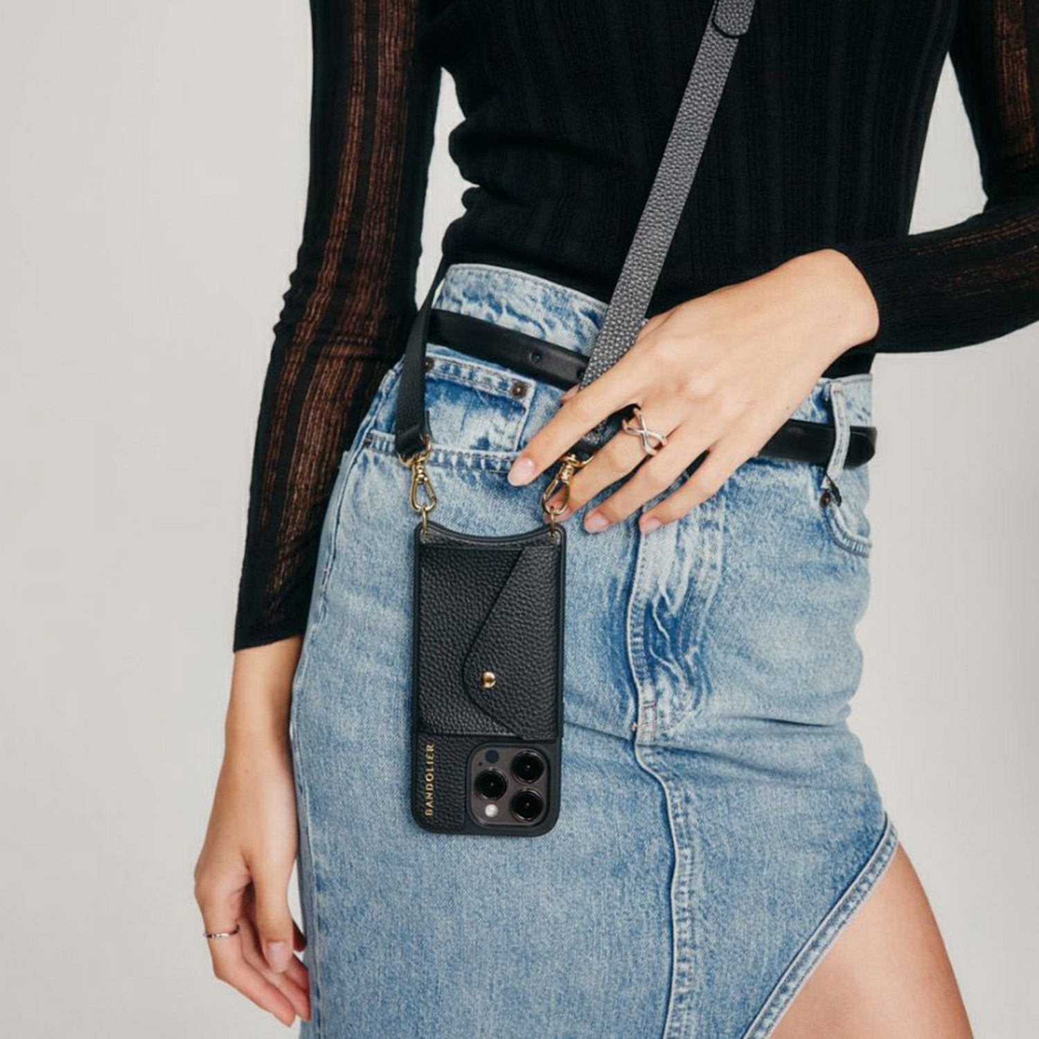 BANDOLIER（バンドリヤー） スマホショルダー スマホケース iPhone15