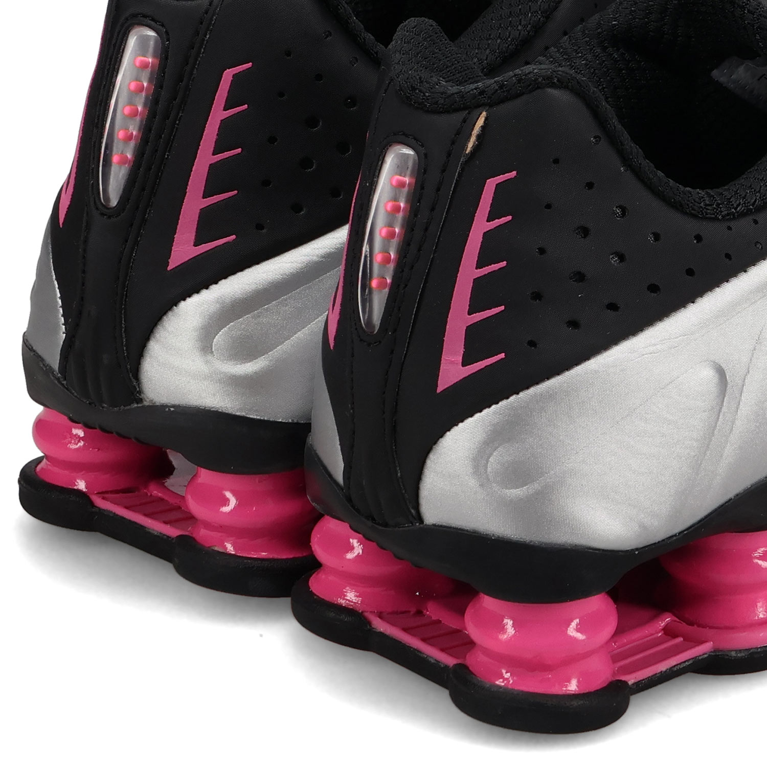 NIKE（ナイキ） ウィメンズ ショックス R4 スニーカー メンズ