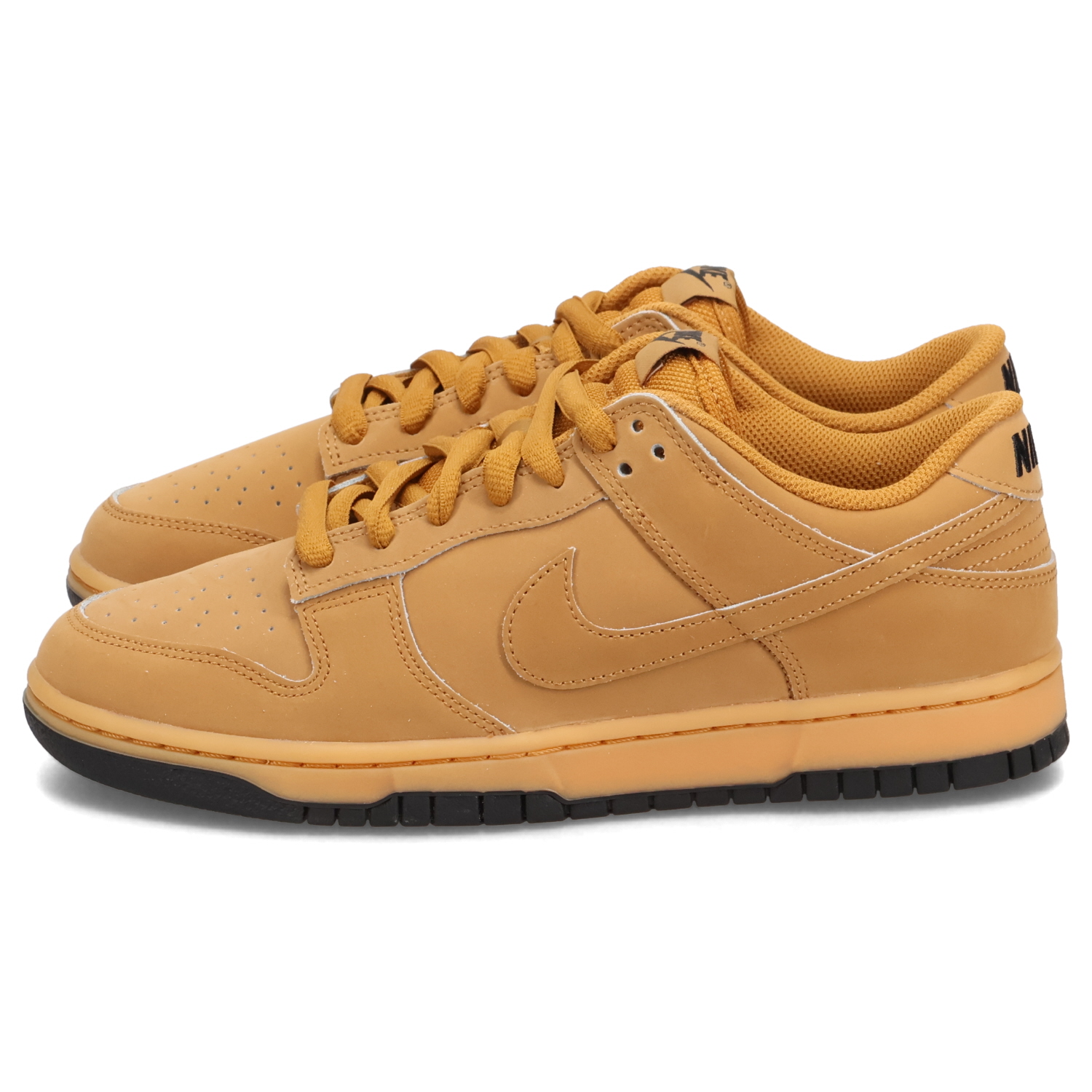 nike-hq1932-700_4.jpg