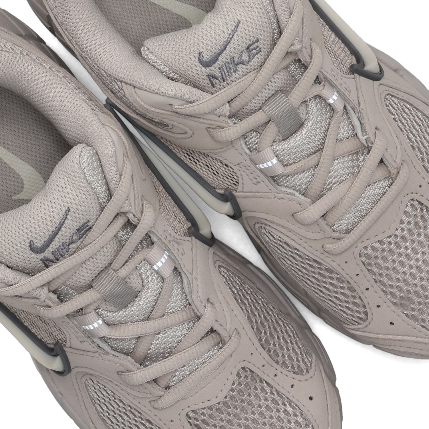 NIKE（ナイキ） スニーカー レディース ウィメンズ WMNS V5 RNR
