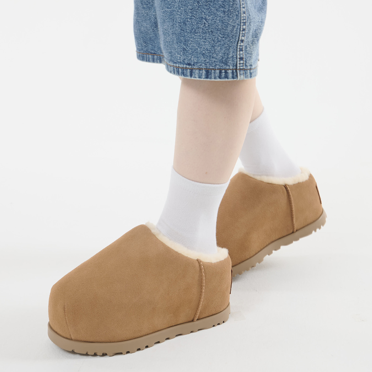 UGG（アグ） スリッポン ルームシューズ パンプド スライド レディース