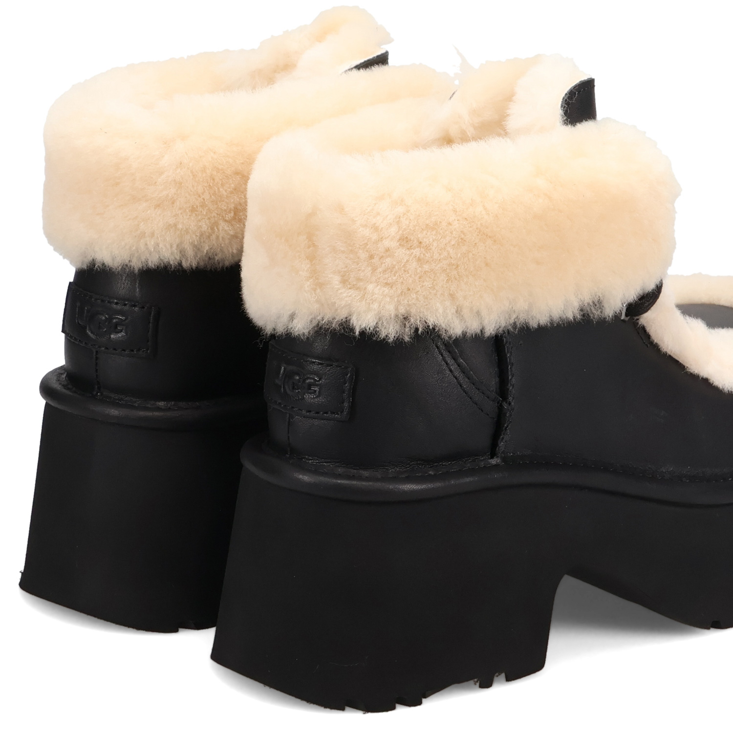 UGG（アグ） ブーツ ムートンブーツ エスミー レザー レース アップ