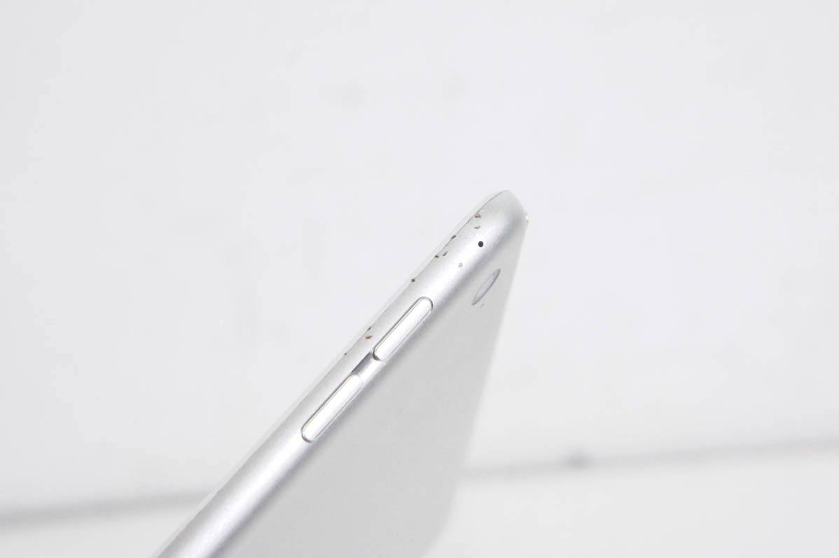 中古 Appleアップル iPad Air 2 Wi-Fiモデル 16GB NGLW2J/A A1566の画像