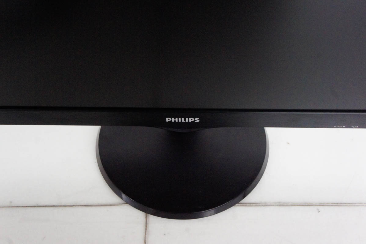 中古 PHILIPSフィリップス 23.6インチ液晶モニター 243V5QHABA/11 