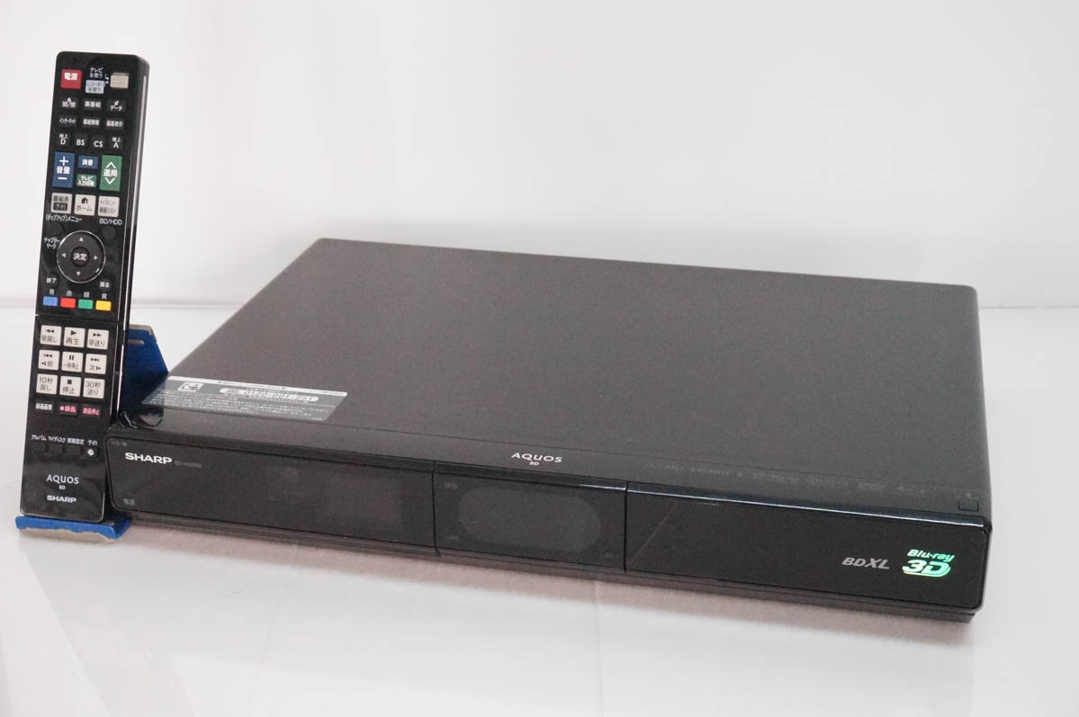 SHARP AQUOSブルーレイ 内蔵HDD容量: 500GB.地上デジ×2; BSデジ×2; 110°CSデジタ×2; スカパーHD対応 レコーダー BD-W500 中古品本体 Amazon | シャープ 500GB 2チューナー ブルーレイレコーダー かんたん