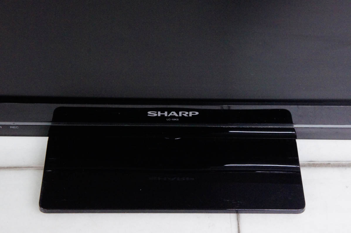 中古 SHARPシャープ 地上・BS・110度CSデジタルハイビジョン液晶テレビ