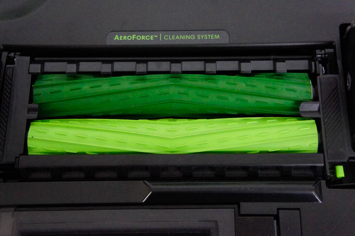 中古 iRobotアイロボット ロボット掃除機 Roomba ルンバ i2 i215860